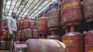 Gas Cylinder Update: LPG पर बड़ा फैसला! 1 मई से नियम बदलेंगे, कीमत भी बढ़ सकती है।